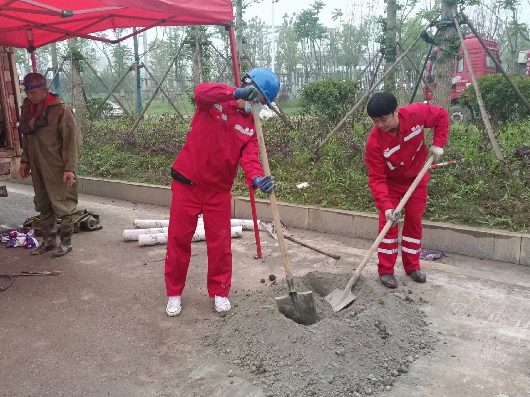 龙泉管道疏通哪家好】及时进行市政管道清淤